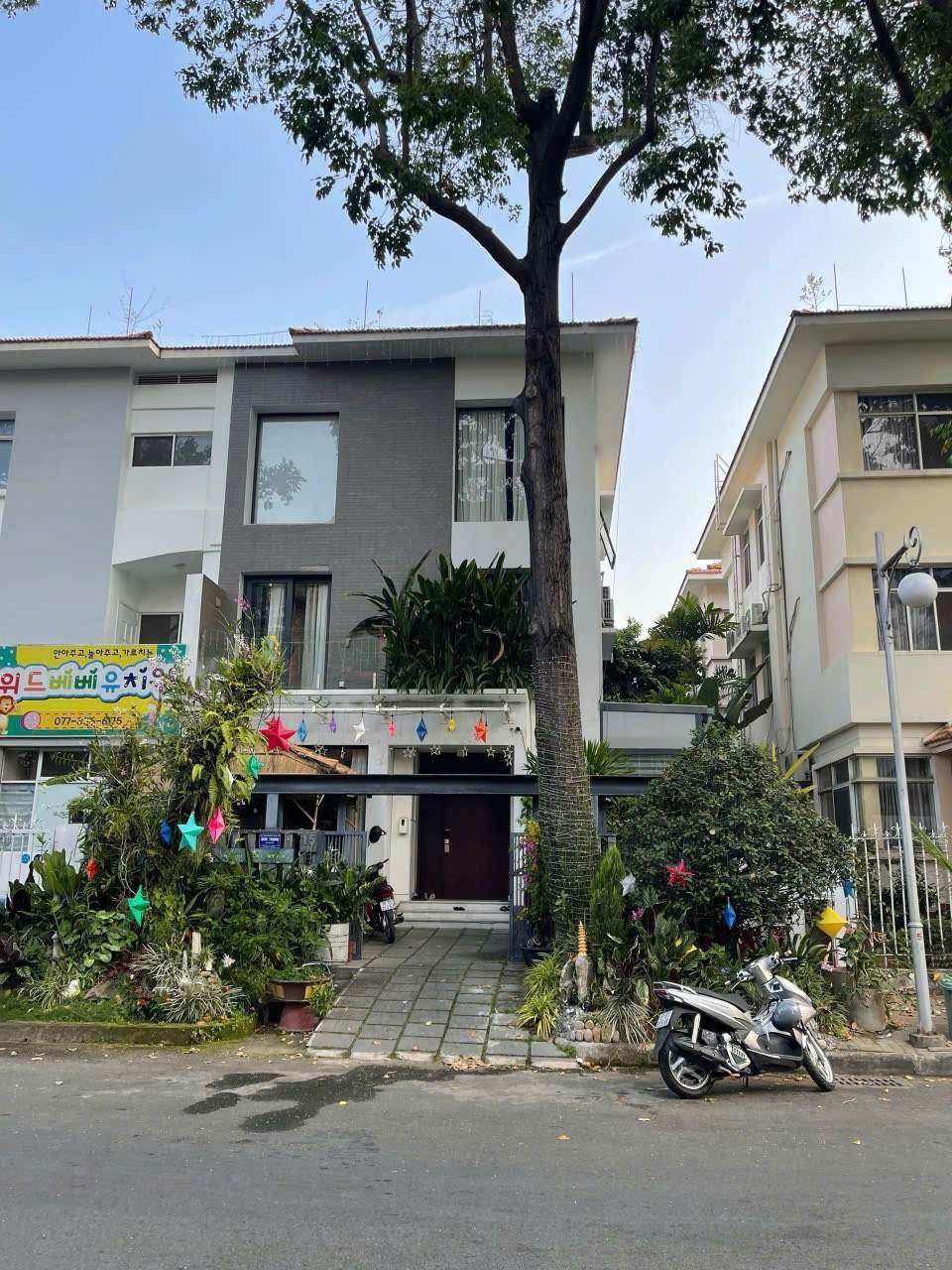 Biệt Thự Song Lập Mỹ Kim 2 Đường Đặng Đức Thuật Phú Mỹ Hưng Q7